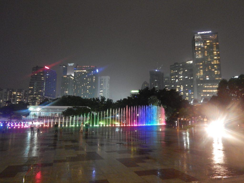 Petronas Twin Towers and watching the lake symphony light show in kuala lumpur